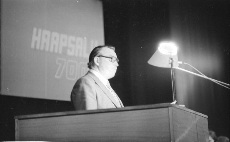 Negatiiv. Teaduslik konverents "Haapsalu 700" kultuurimajas, mai 1979. Fredi Tomps. Foto: A. Tarmula.