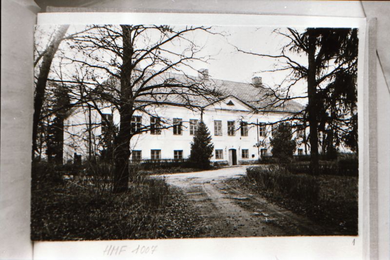 Negatiiv. 1917. a sündmusi Haapsalus ja selle ümbruses kajastav materjal. Ümberpildistus trükisest. Ümberpildistas Mihail Naumov, 1987.