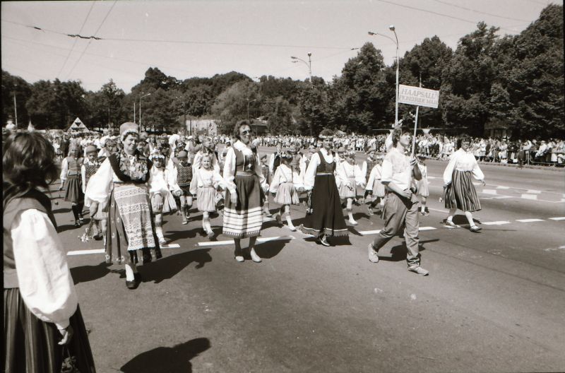 Negatiiv. ENSV VI koolinoorte laulu- ja tantsupidu Tallinnas 2.-5.juulil 1987.a. 
Foto: E.Ambos.