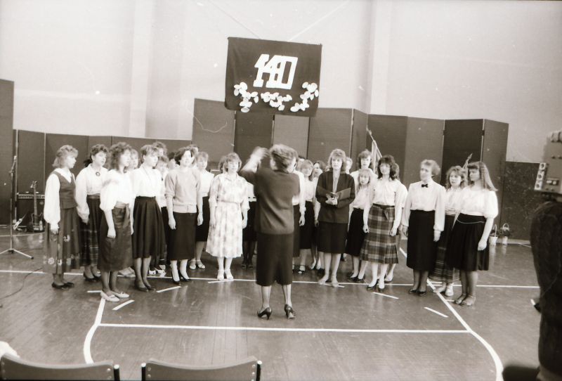 Fotonegatiiv. Taebla kooli 140.aastapäeva tähistamine 29.aprillil 1988.a.
Foto: Elmar Ambos.