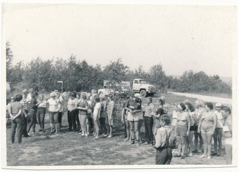 Foto. Sidetöötajate a/ü vabariiklik seminarlaager Haapsalu raj. Kirimäel, foto H. Matsberg, 1973