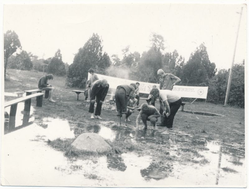 Foto. Sidetöötajate a/ü vabariiklik seminarlaager Haapsalu raj. Kirimäel, foto H. Matsberg, 1973