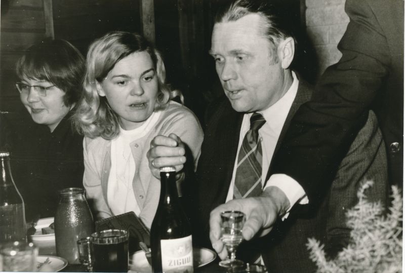 Foto. Haapsalu STES Kingissepa tsehhi sideveteranide õhtu, 1974