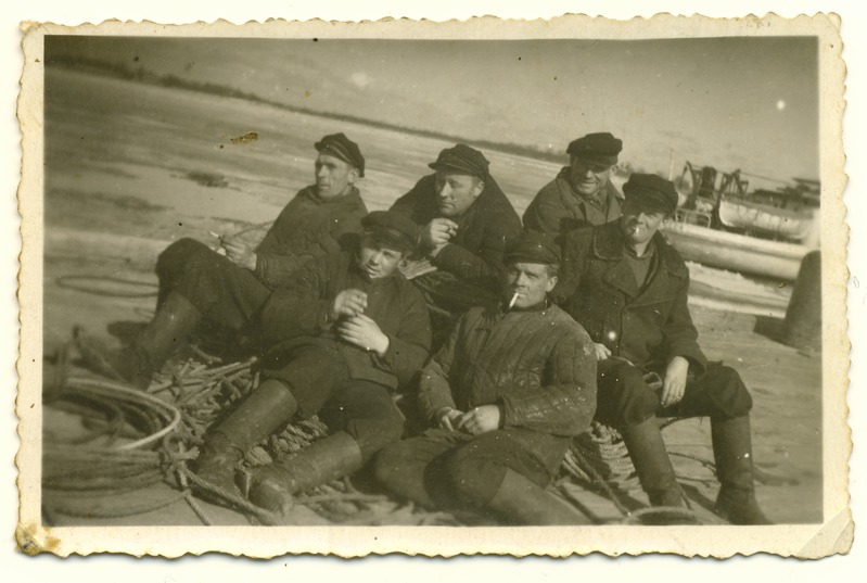 Suitsutund sadamas, taga keskel Karl Vahur