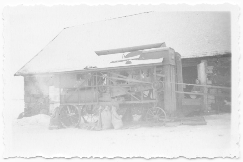 Kolhoosi "Ühisjõud" viljatuulamismasin 1954.a.