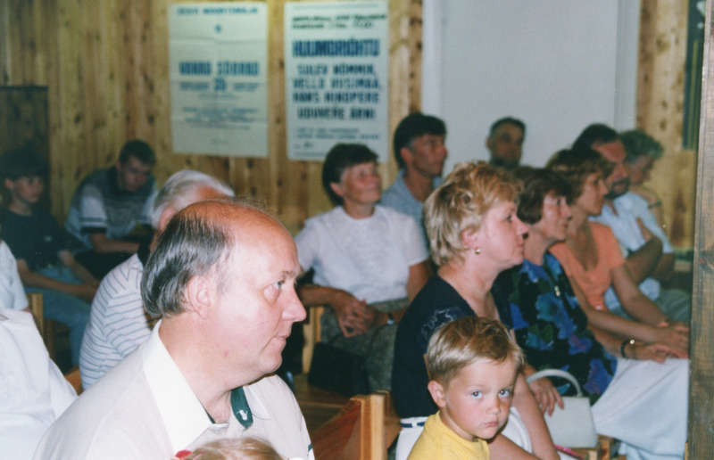 Iisaku muuseumis 23.06.1999 ansambel Vanad Sõbrad.