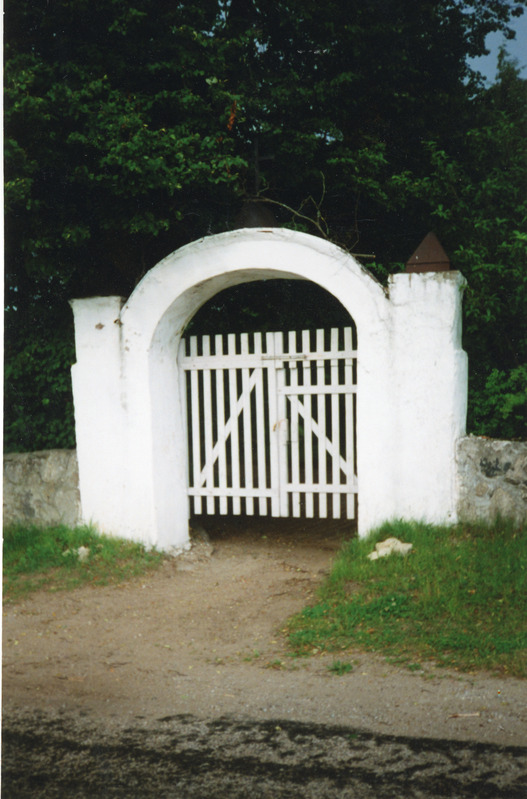 Tudulinna surnuaia värav