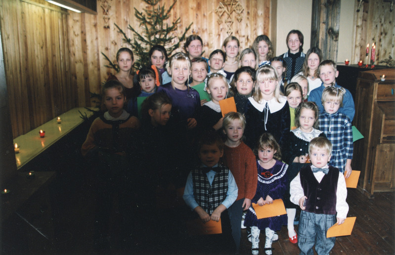 Iisaku muuseumi laste lauluvõistlus 18.12.1999, osavõtjad