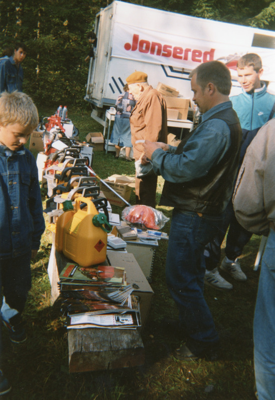 Iisaku laat 1996. a sügisel, firma "Kristjan" on Jonserite ametlik esindaja