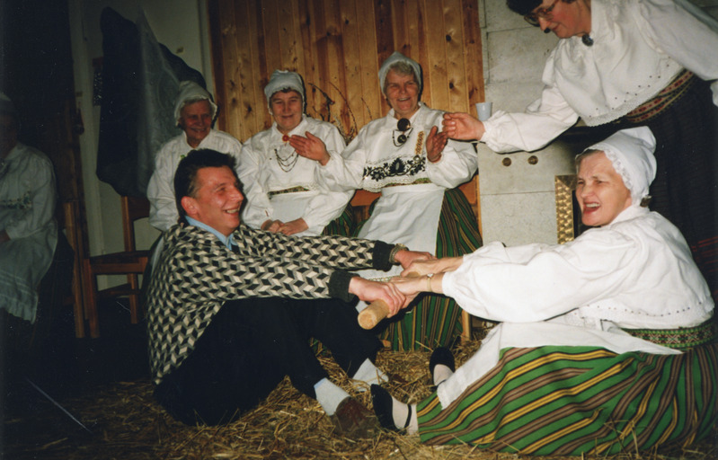 foto vanad jõulukombed Iisaku muuseumis 1998. a