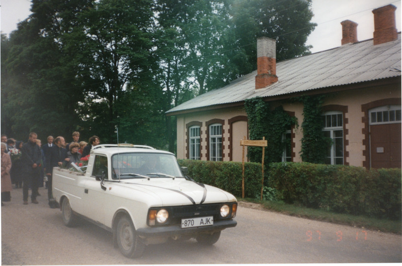 Fotoalbum. Iisaku KK direktori Endel Mölderi matus 17.09.1997