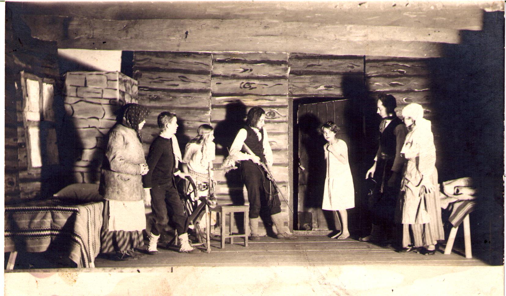 Toila näiteringi esituses "Libahunt"