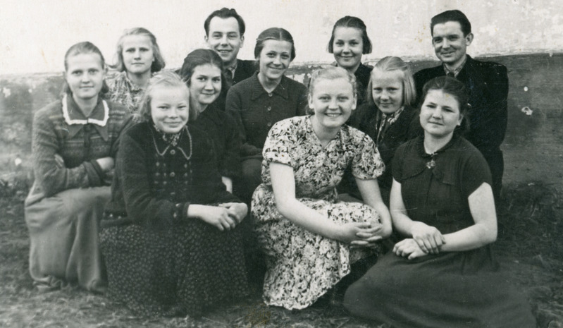 Iisaku kooli 7. klassi tütarlapsed 15.05.1957. a
