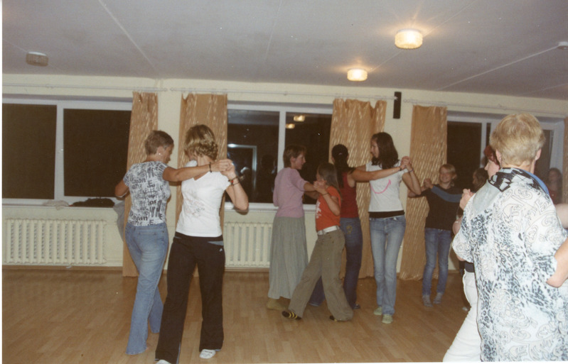 Kultuuriöö Iisakus, 8.08.08. Kunstide koolis.