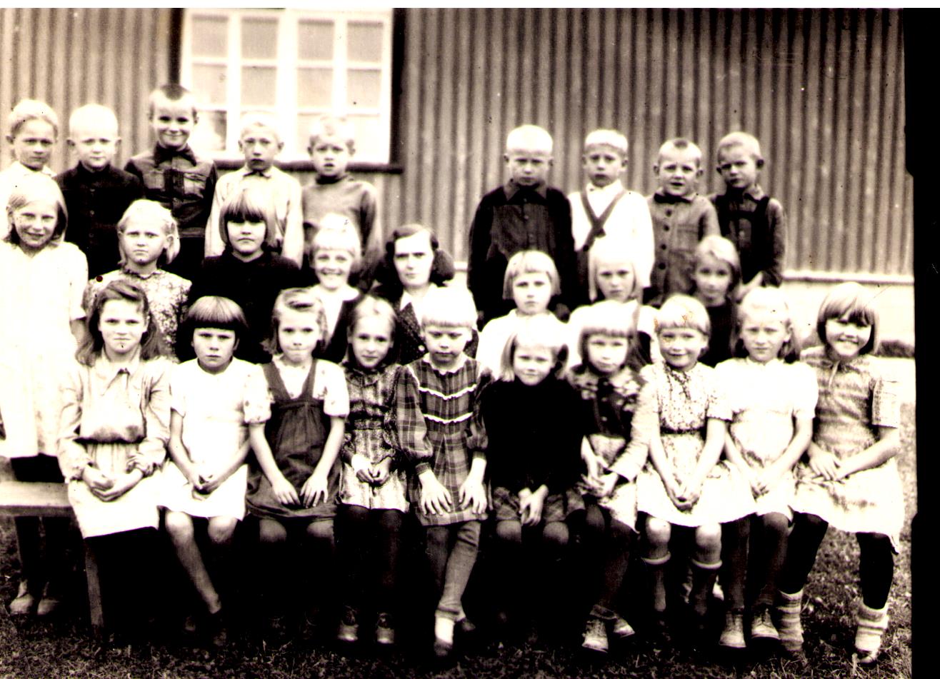 Jõuga kooli I-II klassi õpilased