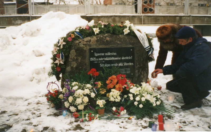 Märtsiküüditatuile mälestuskivi avamine 25.03.1999