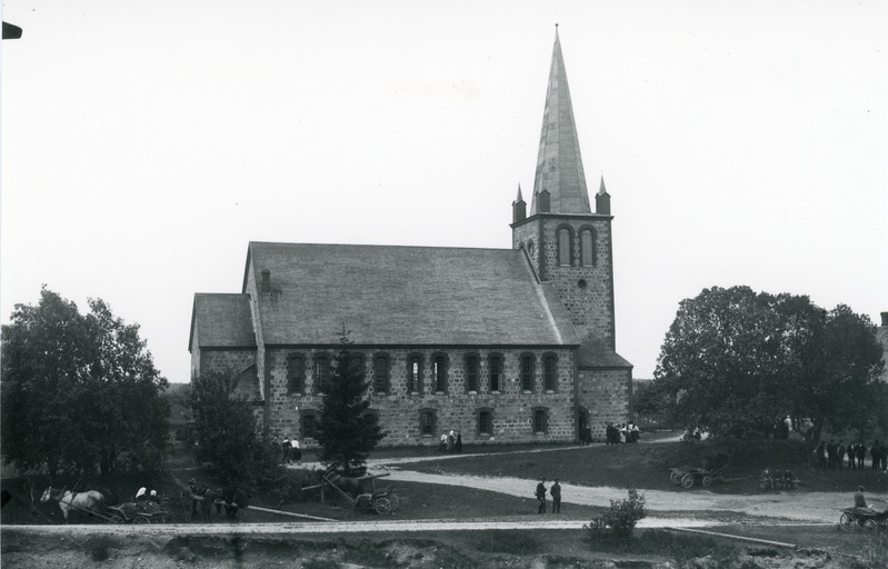 Vaade Avinurme kirikule