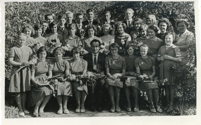 Iisaku kooli õpilased ja õpetajad, 1965.a