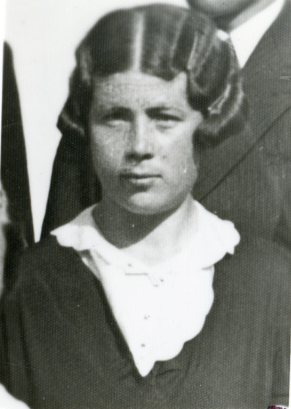 Metsküla ÜENÜ liikmeid ja seltskonnategelasi ca 1932. a Velda Reisberg