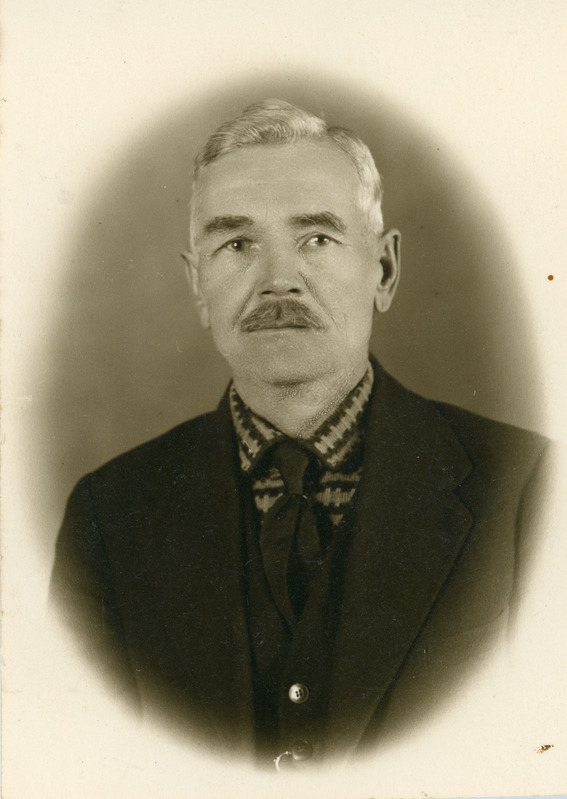 Daniel Reisberg, Metsküla koolmeister