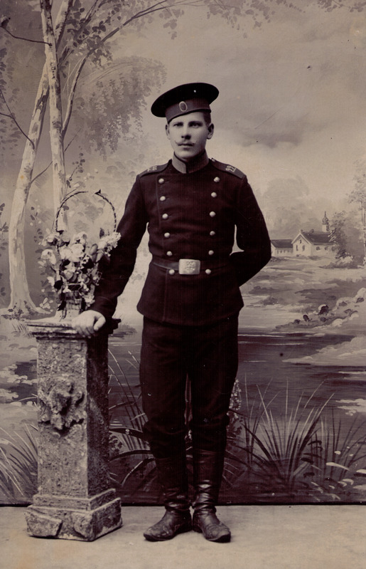 Sõjaväevormis sõdur 1911. a