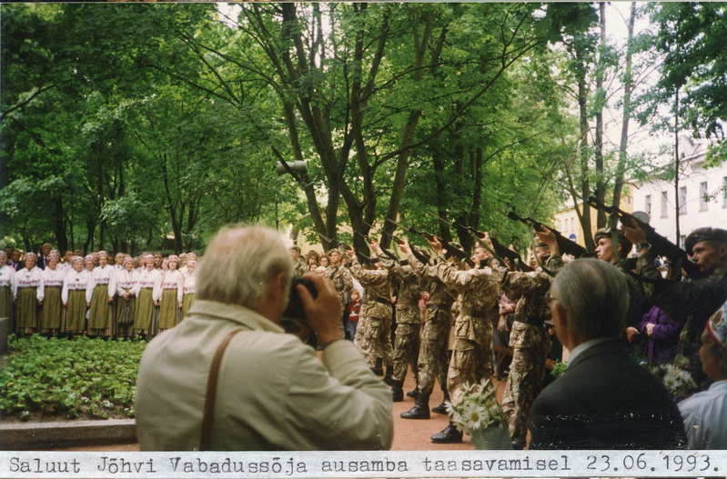 Saluut Jõhvi Vabadussõja ausamba taasavamisel 23.06.1993.a.