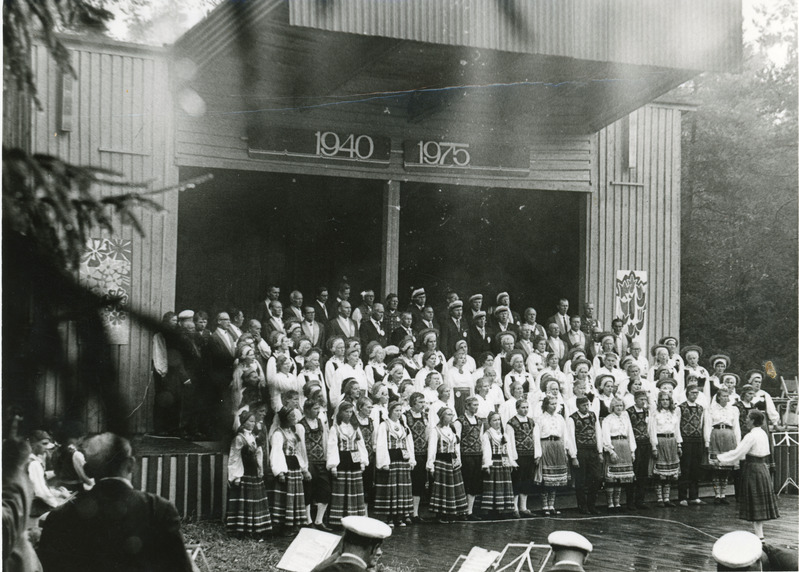 Iisaku rahvapidu 1975. a.
