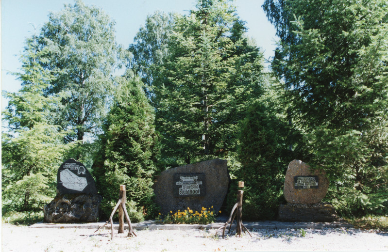 Maetsma kooli ja küla mäelstuskivi