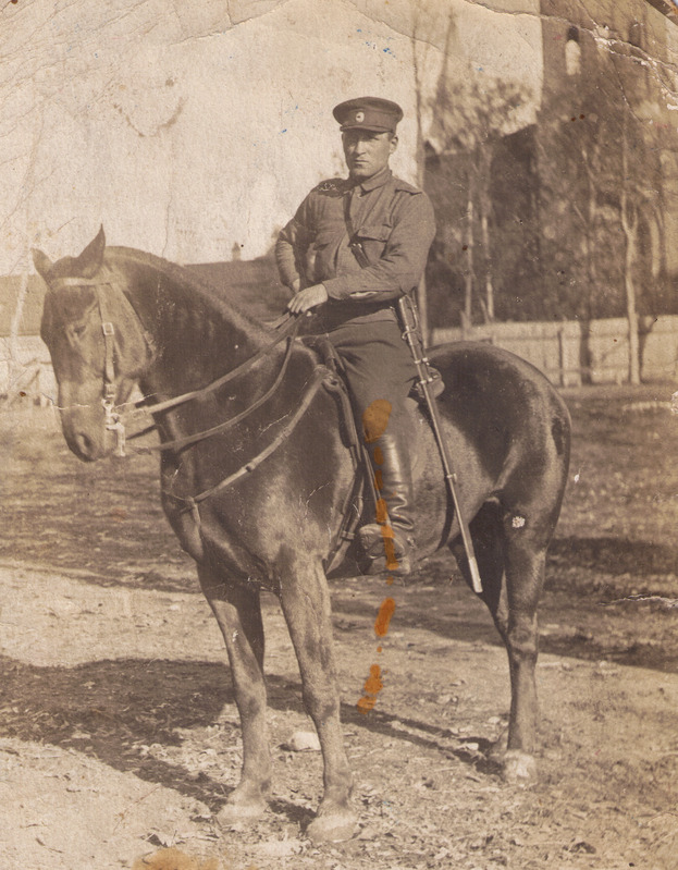 EV ratsaväelane, Aleksander ... hobuse seljas