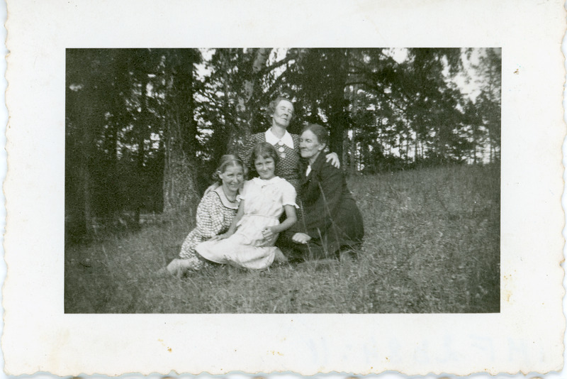 Jenny ja Judith Kuljus ning Marta ja Gertrud Hansen