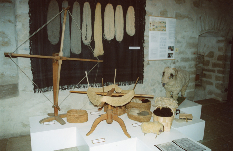 Iisaku Muuseumi näitus "Ketra vokki, keerdu lõnga" üleval Narva Muuseumis