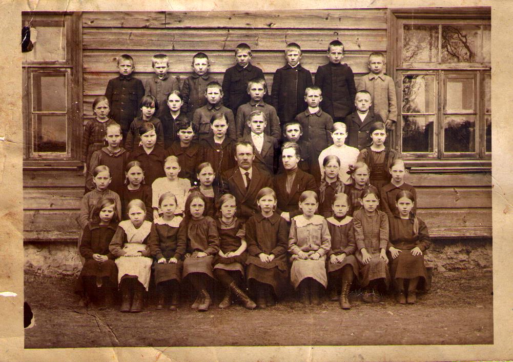 Villem Vinkel(Voore) Väike-Maarja kooli fotol