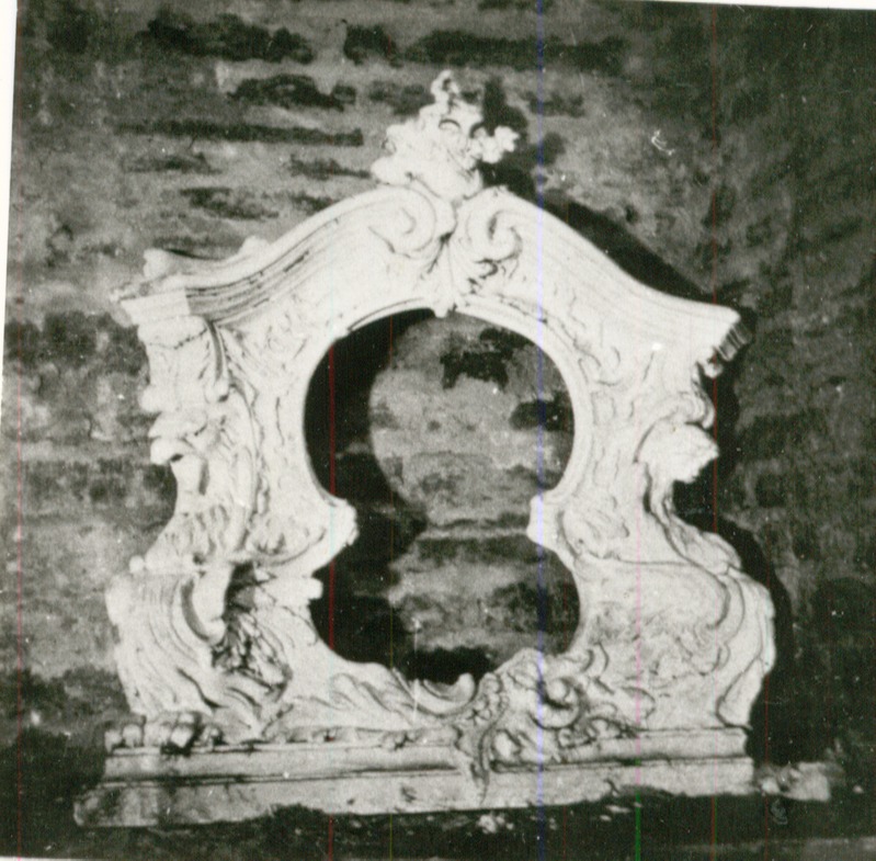 Fotoalbum. Oru Loss, kipsist kamin lossi keldris, okt. 1935.