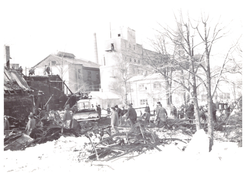 Foto. Järvakandi klubi põleng