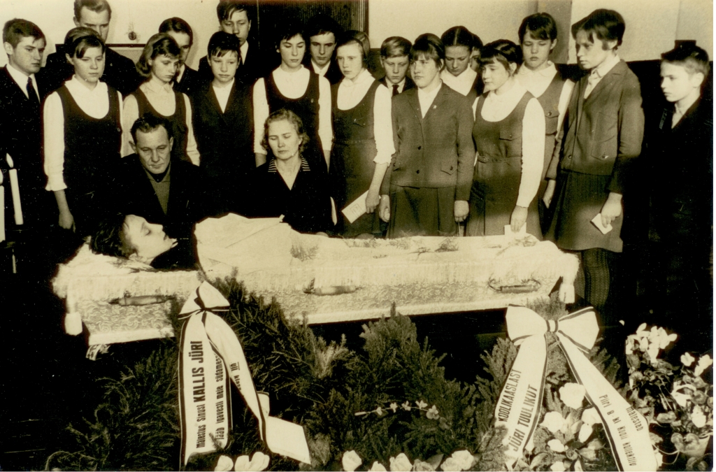 J.Tuuliku (Vaike poeg) matused