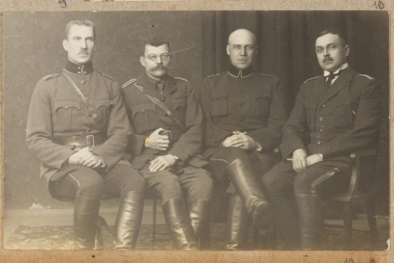 Eesti sõjaväe diviisideülemad