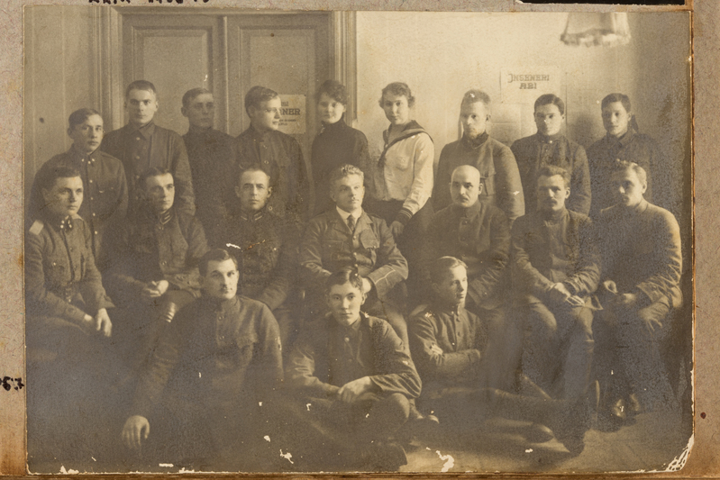 Soomurongide diviisi inseneriosakond täies koosseisus