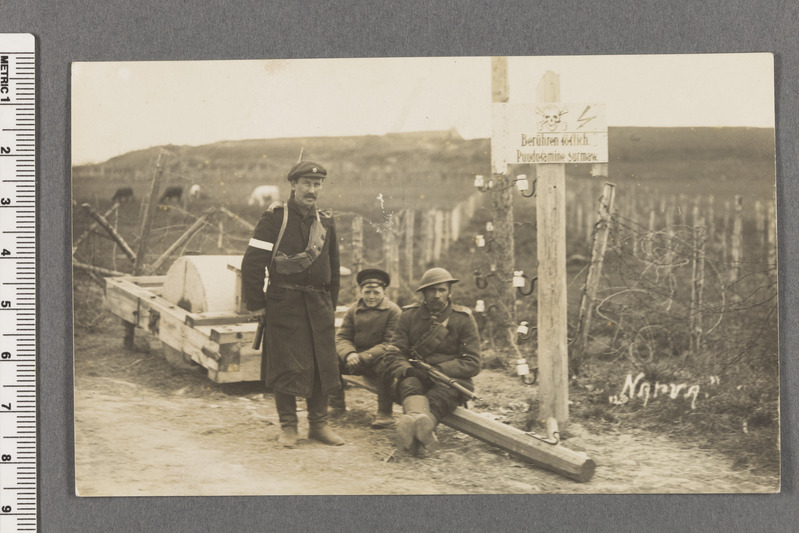 Esimene kaitse piiril. Eesti esimene valvepost Komarovka küla juures(Narva taga) 1918.a. sügisel pärast sakslaste lahkumist.