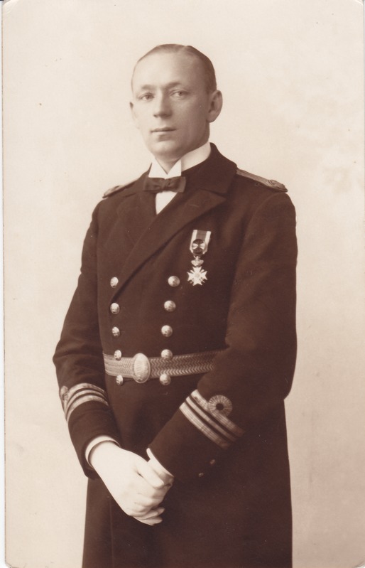 Vanemleitnant Jüri (Georg-Eduard) Lagus paraadvormis