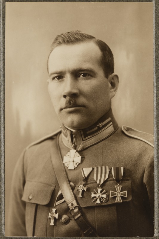 portreefoto, kindral Johannes Roska (hiljem Johannes Orasmaa).