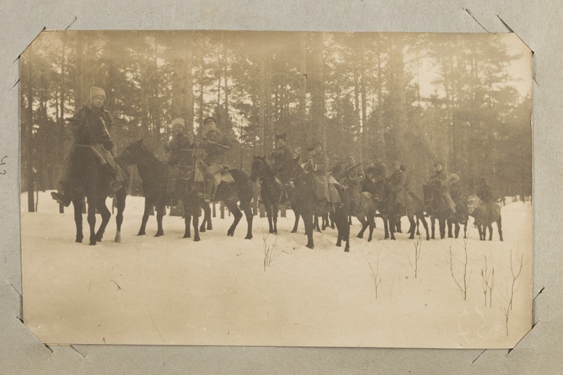 foto, 1. Diviisi ratsaväelased.