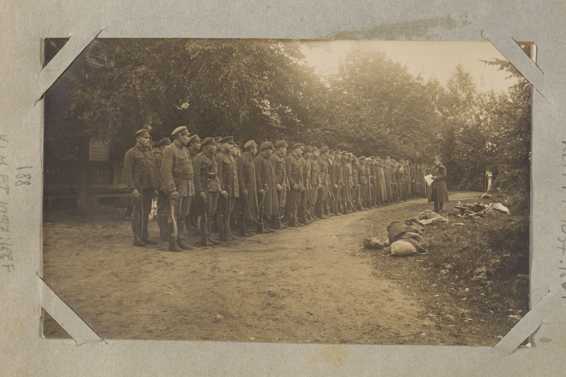 foto, Eesti 1. Jalaväediviisi sõdurid.