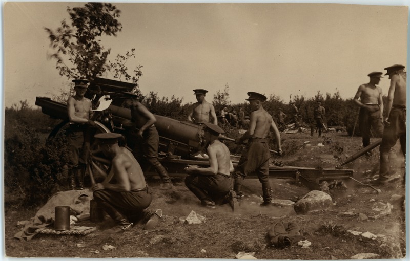 Suurtüki haubitsa patarei õppustel (152 mm M1910 haubitsad)