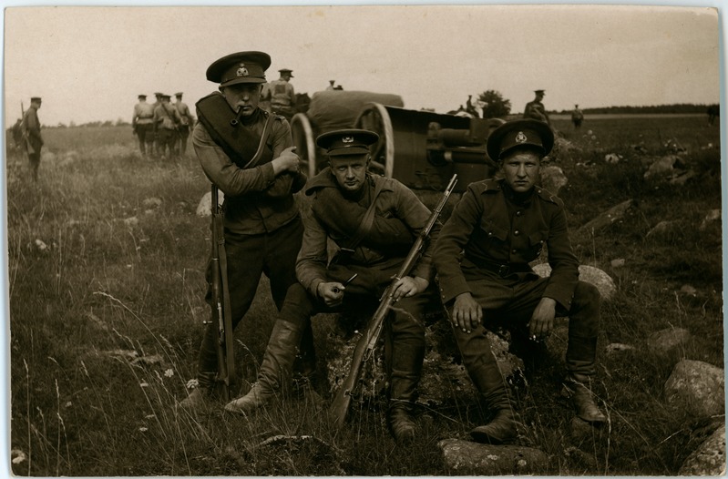 Suurtükiväelased õppustel