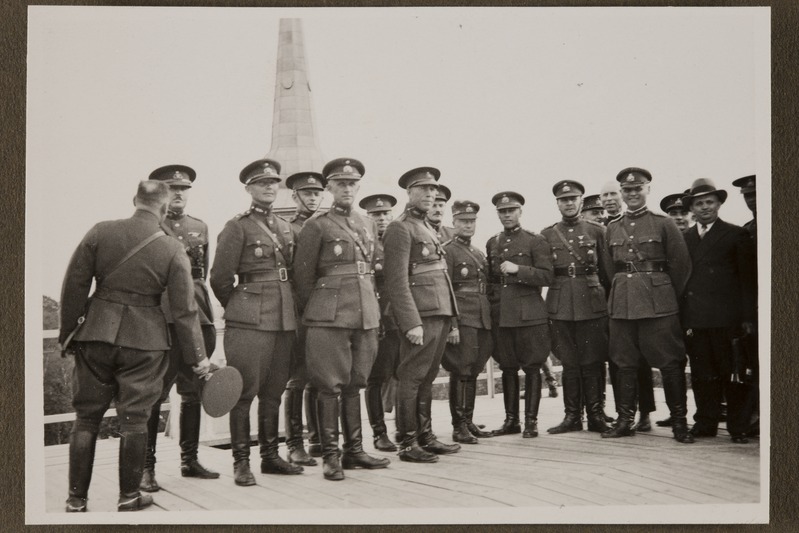 Eesti ohvitserid Põltsamaal