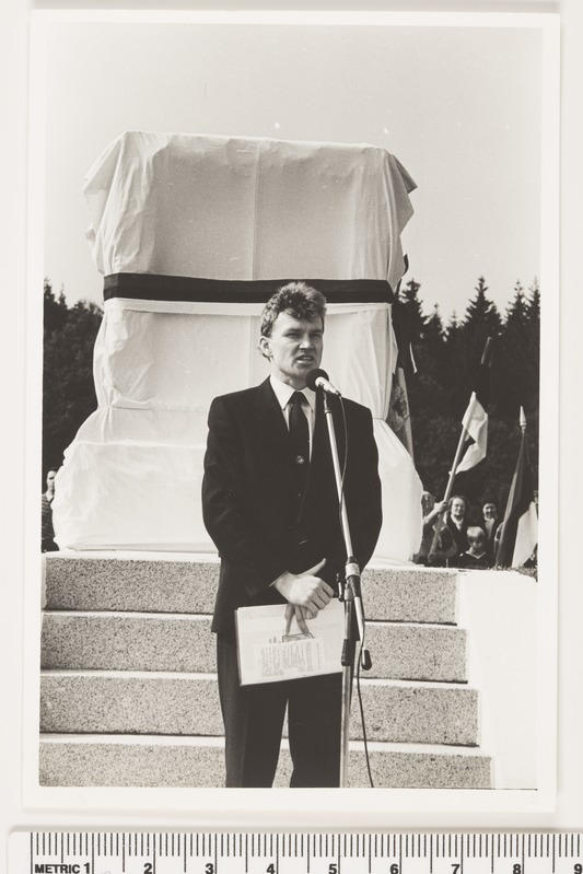 Raba talu tähise avamine, 1990