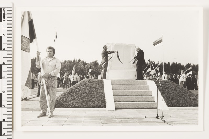 Raba talu tähise avamine, 1990