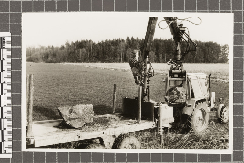 Raba talu tähise jäänuste vedamine, 1990