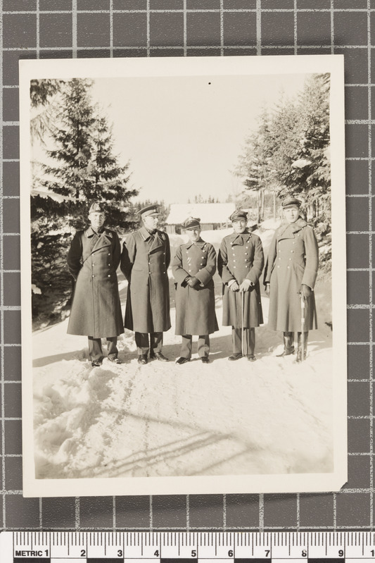 Allo Koik sõjaväelastega