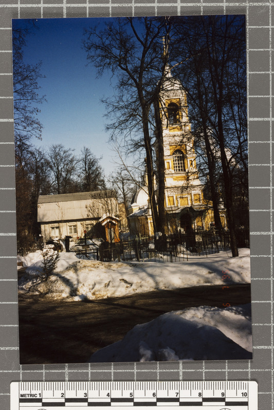 Kirik Vladimiri kalmistul